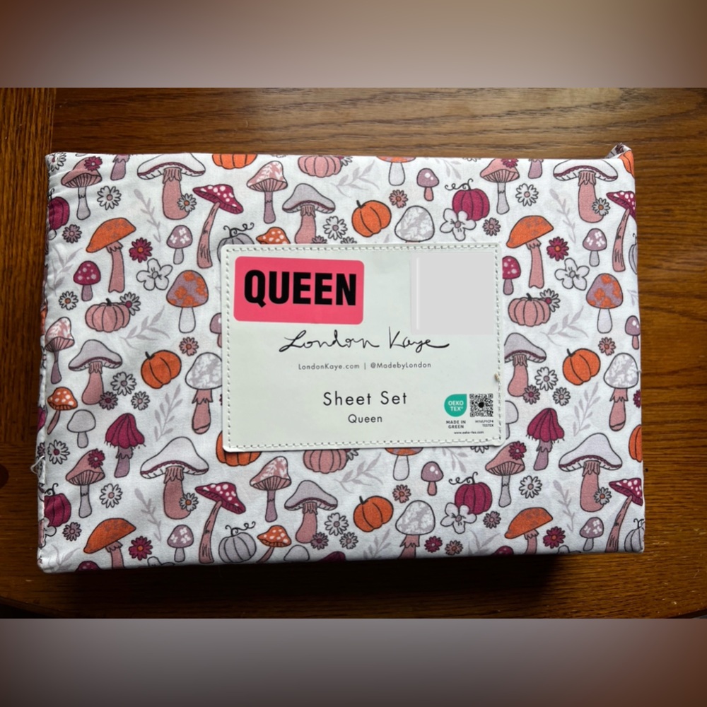 London Kaye Queen Mushroom Sheets with pumpkins and flowers